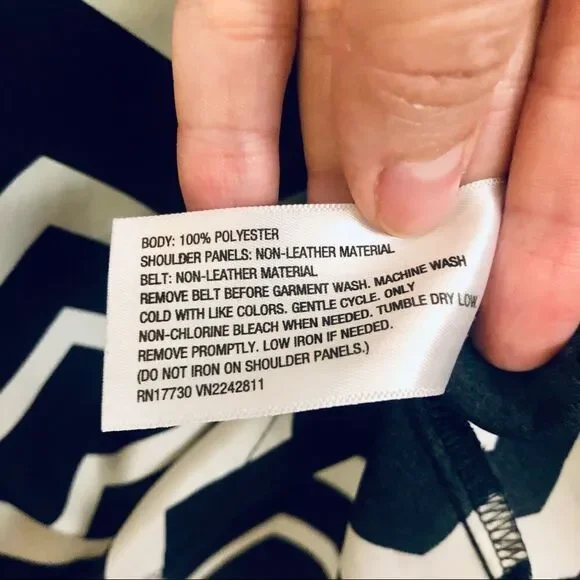 Xhilaration Chevron Print Faux Leather Shoulder Shift Dress in Black White /Sz S - Picture 2 of 4